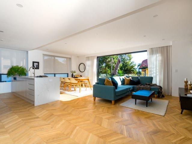 Contemporary Coastal Luxury in the Heart of Wollongong