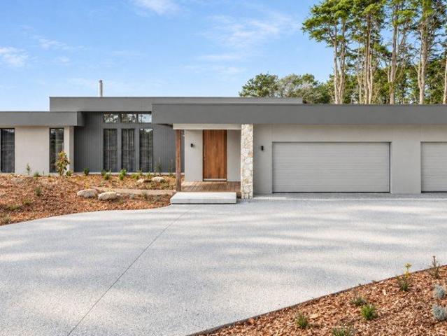 Contemporary Coastal Luxury Meets Peaceful Rural Living