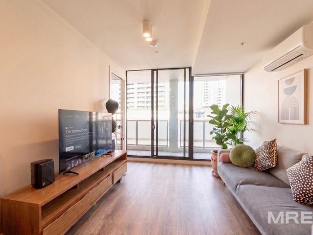 Contemporary Comfort with Exceptional Amenities in the Heart of South Yarra