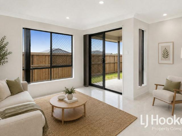 Contemporary Comfort with Easy Indoor Outdoor Living