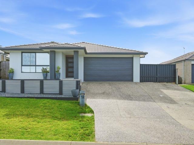 Contemporary Comfort with Side Access & Parking