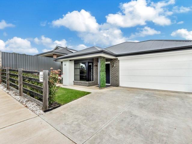 Contemporary Comfort with Space to Enjoy on Calton Road!