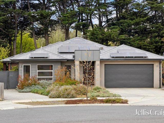 Contemporary comfort and effortless entertaining in an exceptional location