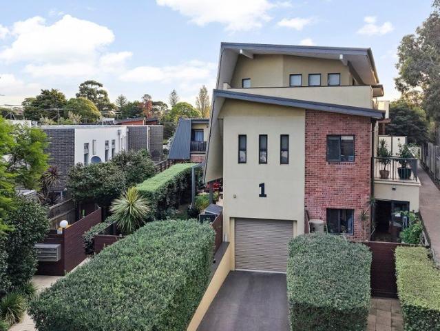Effortless Living in Cheltenham's Connected Heart
