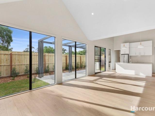 Contemporary Comfort by the Bay Brand New
