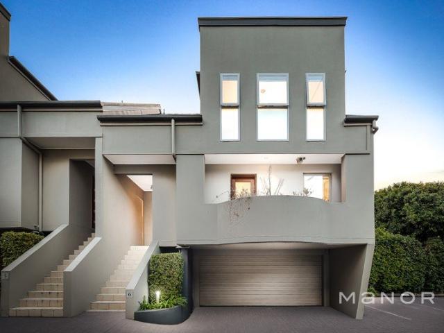 Contemporary Comfort & Effortless Indoor Outdoor Living