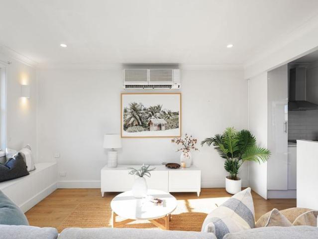 CONTEMPORARY COMFORT, ENDLESS POTENTIAL IN LAKE ILLAWARRA