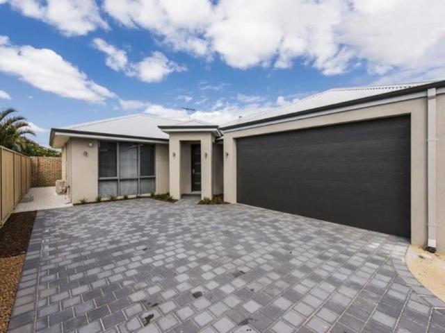 CONTEMPORARY COMFORT IN THE HEART OF BRENTWOOD