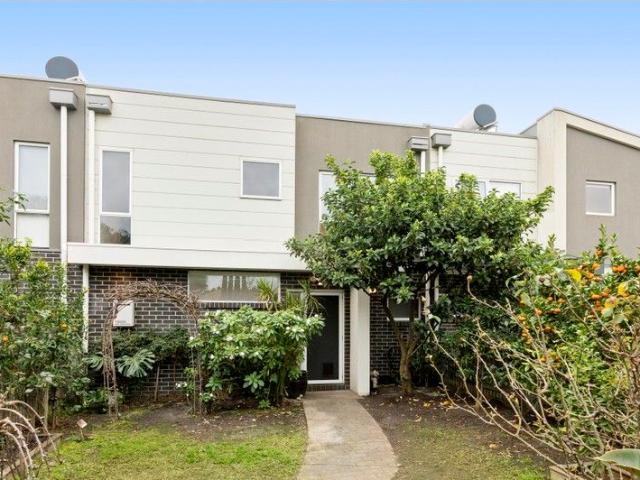 Contemporary Comfort in the Heart of Highett