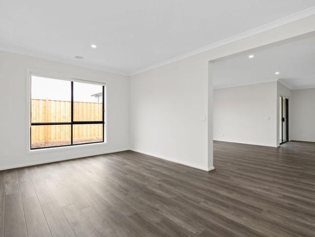 Contemporary Comfort in the Heart of Mambourin! APPLICATIONS NOW OPEN