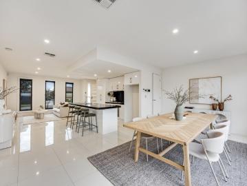 Contemporary Comfort in a Connected Mitchell Park Setting
