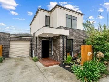 Contemporary Comfort in a Convenient Newcomb Location