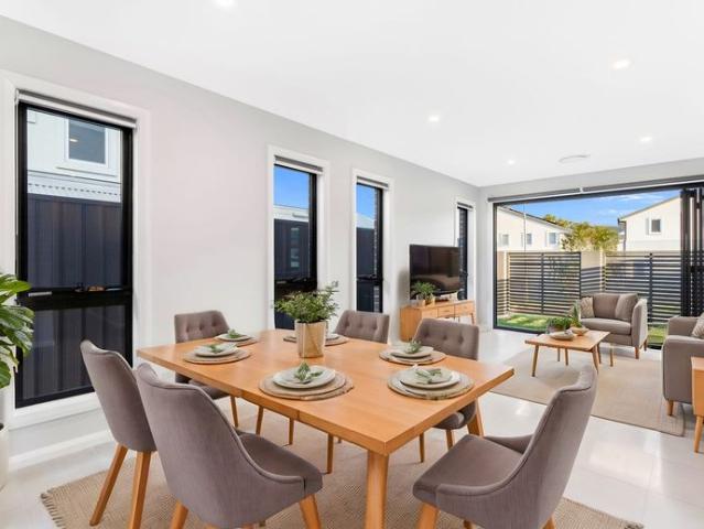 Contemporary Comfort in a Prime Calderwood Location