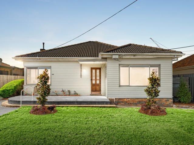 Contemporary Comfort in a Prime Clayton Location