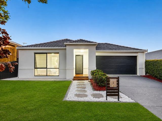 Contemporary Comfort in a Prime Family Setting!
