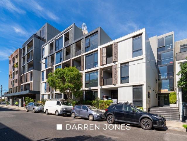 Contemporary Comfort in a Prime Inner North Setting