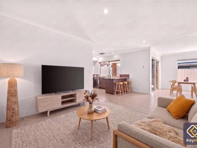 Contemporary Comfort in a Prime Parkside Pocket