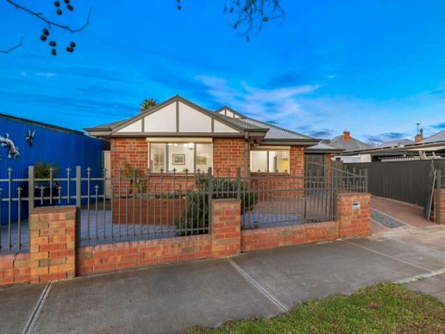 Contemporary Comfort in a Prime Rosewater Location!