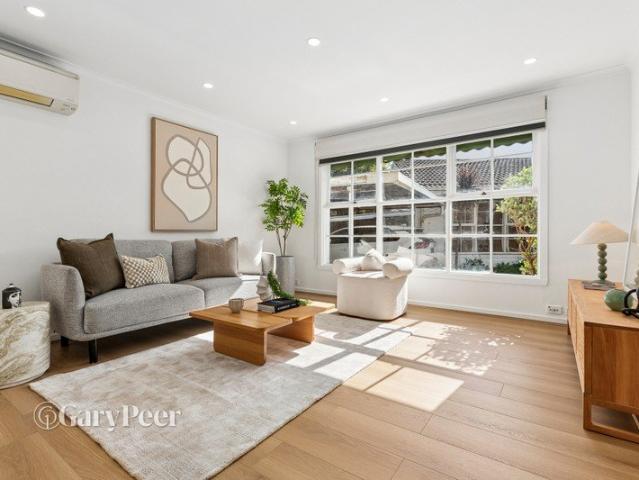 Contemporary comfort in a prized parkside position