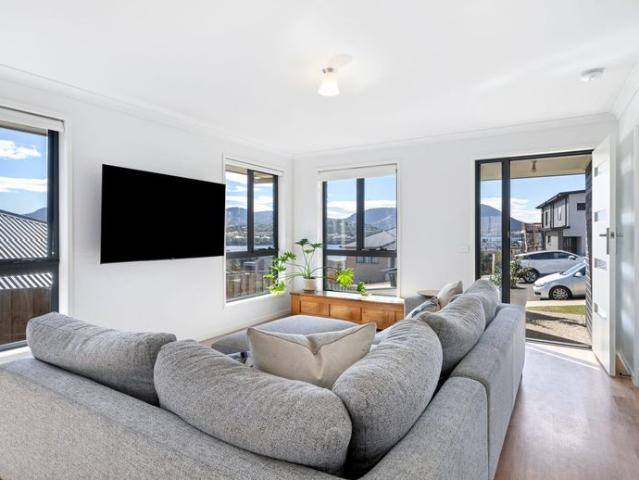 Contemporary Comfort in a Quiet Cul de Sac