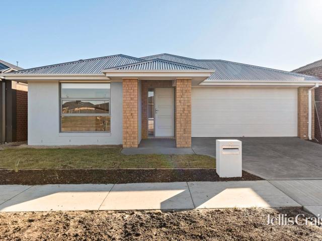 Contemporary comfort in a quiet family friendly location