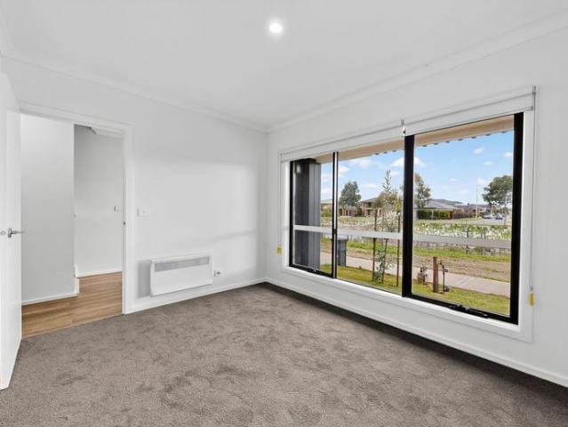 Contemporary Comfort in a Quiet Location!