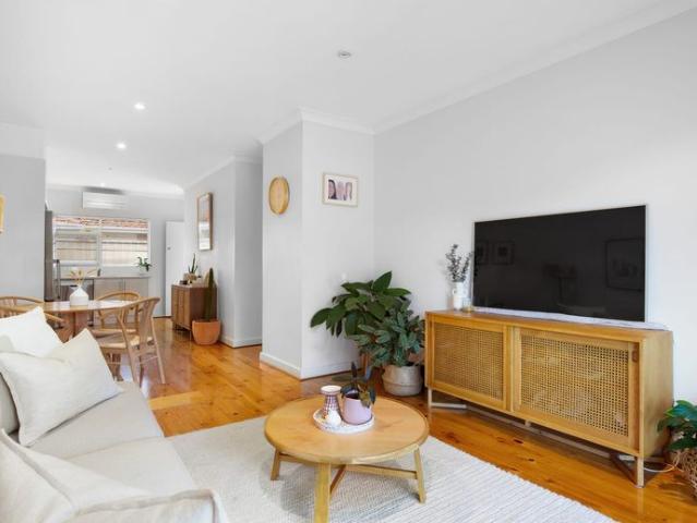 Contemporary Comfort in Glenelg East
