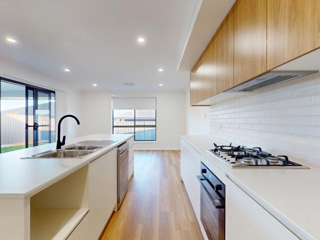 Contemporary comfort in Southlakes