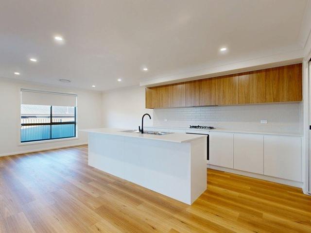 Contemporary comfort in Southlakes