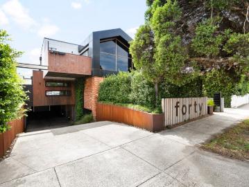 Contemporary comfort living