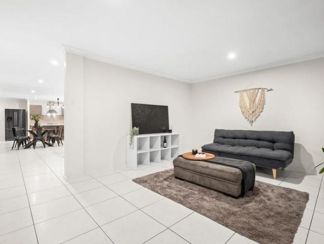 Contemporary Comfort Meets Outdoor Luxury in Prime Ripley