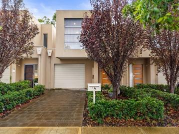 Contemporary Comfort Meets Prime Suburban Convenience