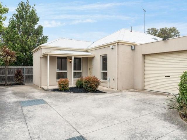 Contemporary Comfort Moments from Pakington Street