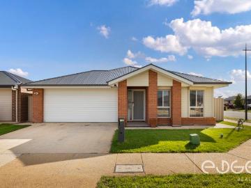 Contemporary Comfort on a 422sqm approx Corner Allotment!