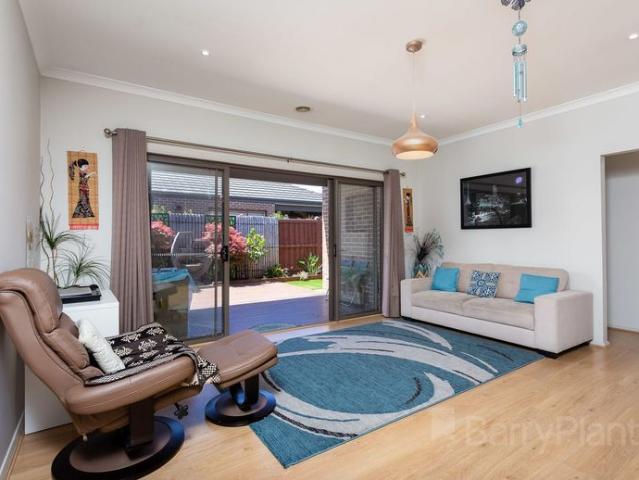 Contemporary & Comfortable