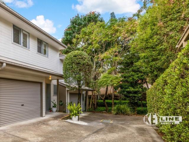 CONTEMPORARY, COMFY AND SPACIOUS: BRILLIANT TWO BEDROOM TOWNHOUSE