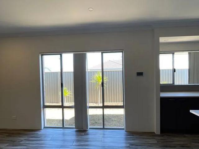 Contemporary Contrast and Comfortable Living in Eglinton
