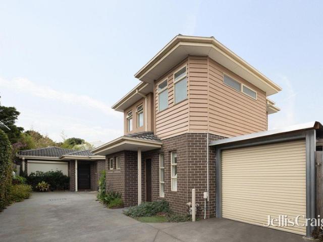 Oakhill fringe townhouse with north facing courtyard