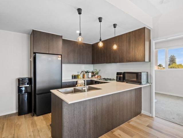 Contemporary Convienent Chic