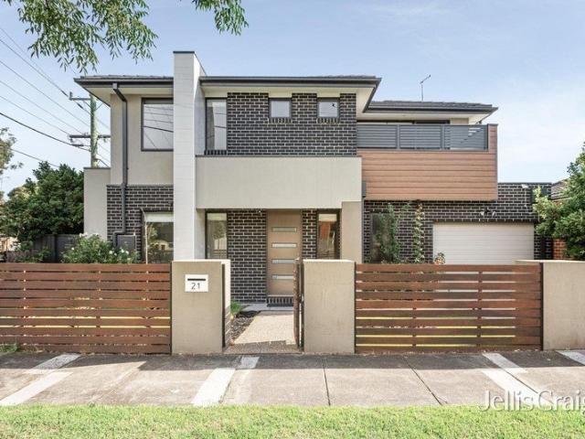 Contemporary Corner Living in a Prime Cheltenham Position