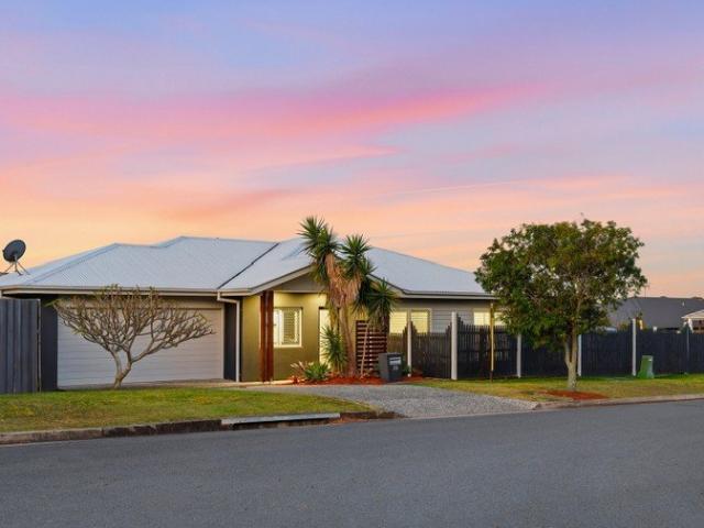 Contemporary Corner Residence With Exceptional Access