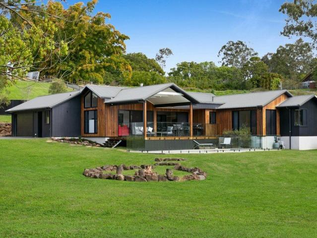 Contemporary Charm: A Timeless Modern Farmhouse