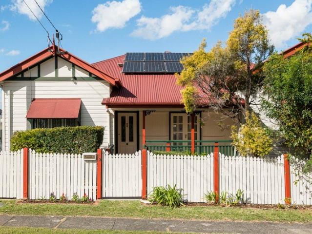 Contemporary Character with Flexible Dual Living in a Quiet Inner City Pocket