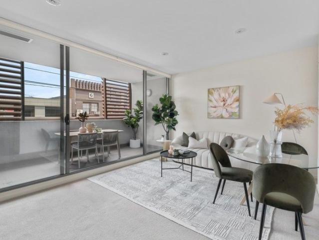 Contemporary chic in a vibrant location