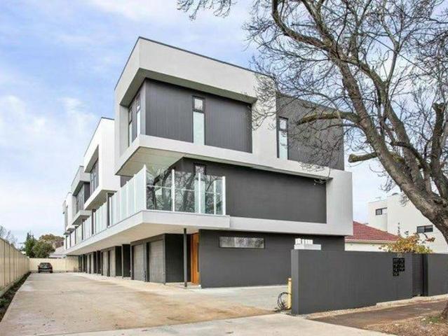 Contemporary City Fringe Living Stylish 2023 Built Home with 6 Star Energy Rating