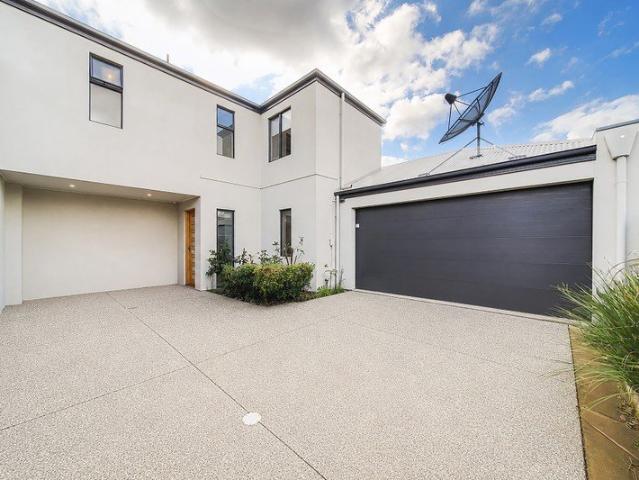 Contemporary City Fringe Living with Space and Style