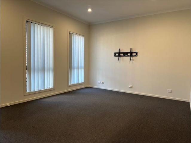 Contemporary City Fringe Living
