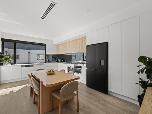 Contemporary City Living Across Three Impressive Levels