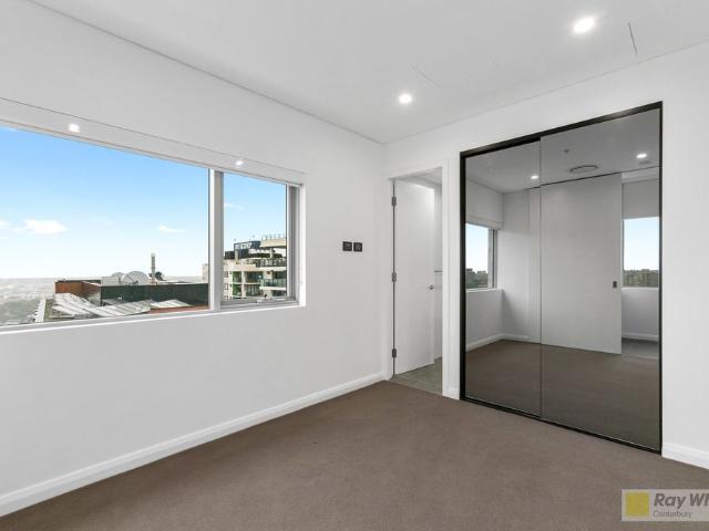 Contemporary City Living with Panoramic Views !
