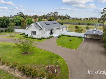 Contemporary Clunes living with every modern luxury
